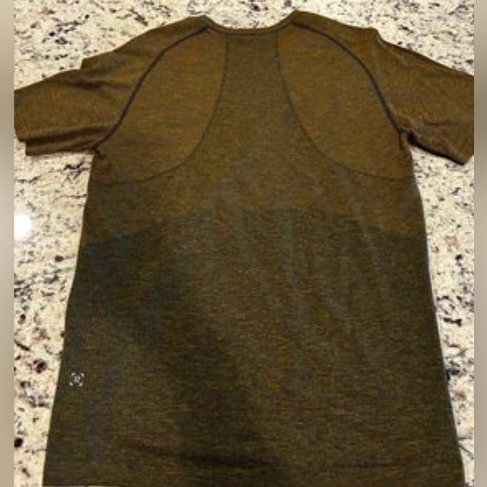 Lululemon Metal Vent Athletic Shirt Men’s Size Medium
